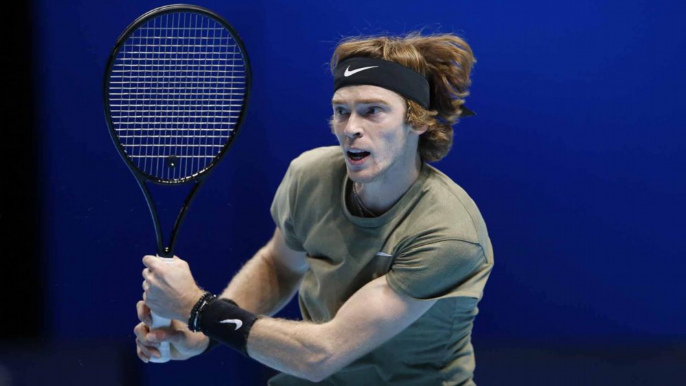 雄鹿不仅向 雄鹿不仅向