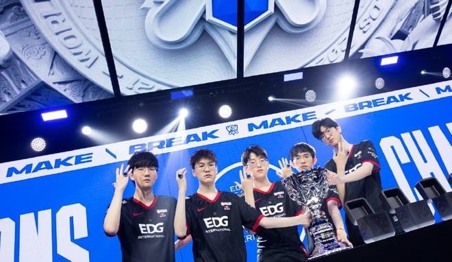 更多人触手 更多人触手